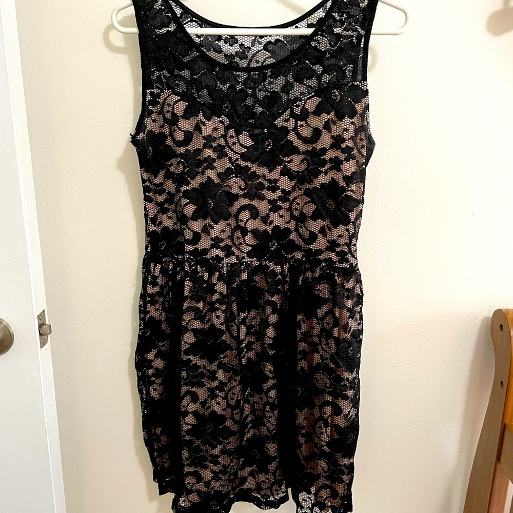 Lace cocktail dress black & cream